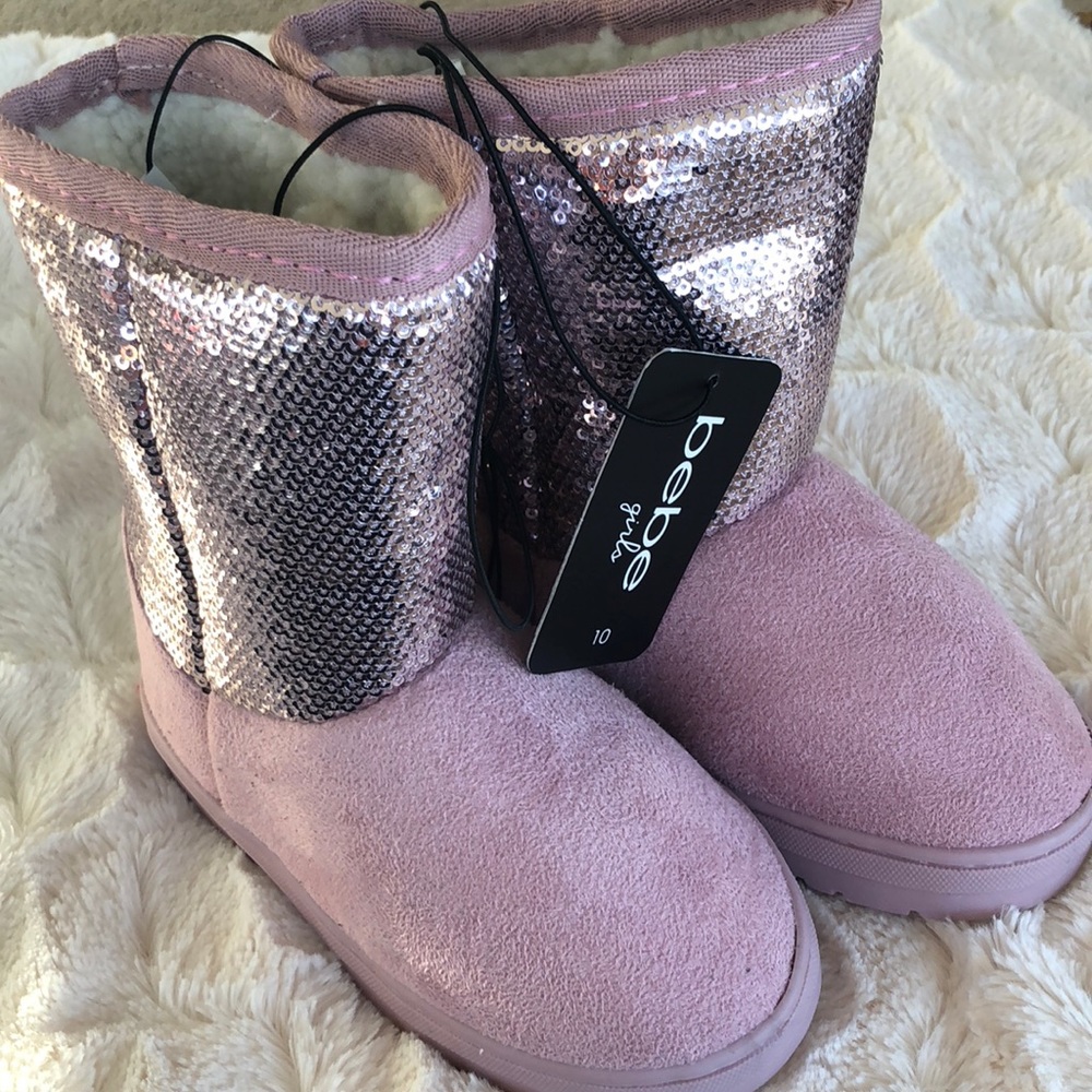 🎄FLASH SALE🎄 NWT! Bebe Ugg Style Sequin Boots